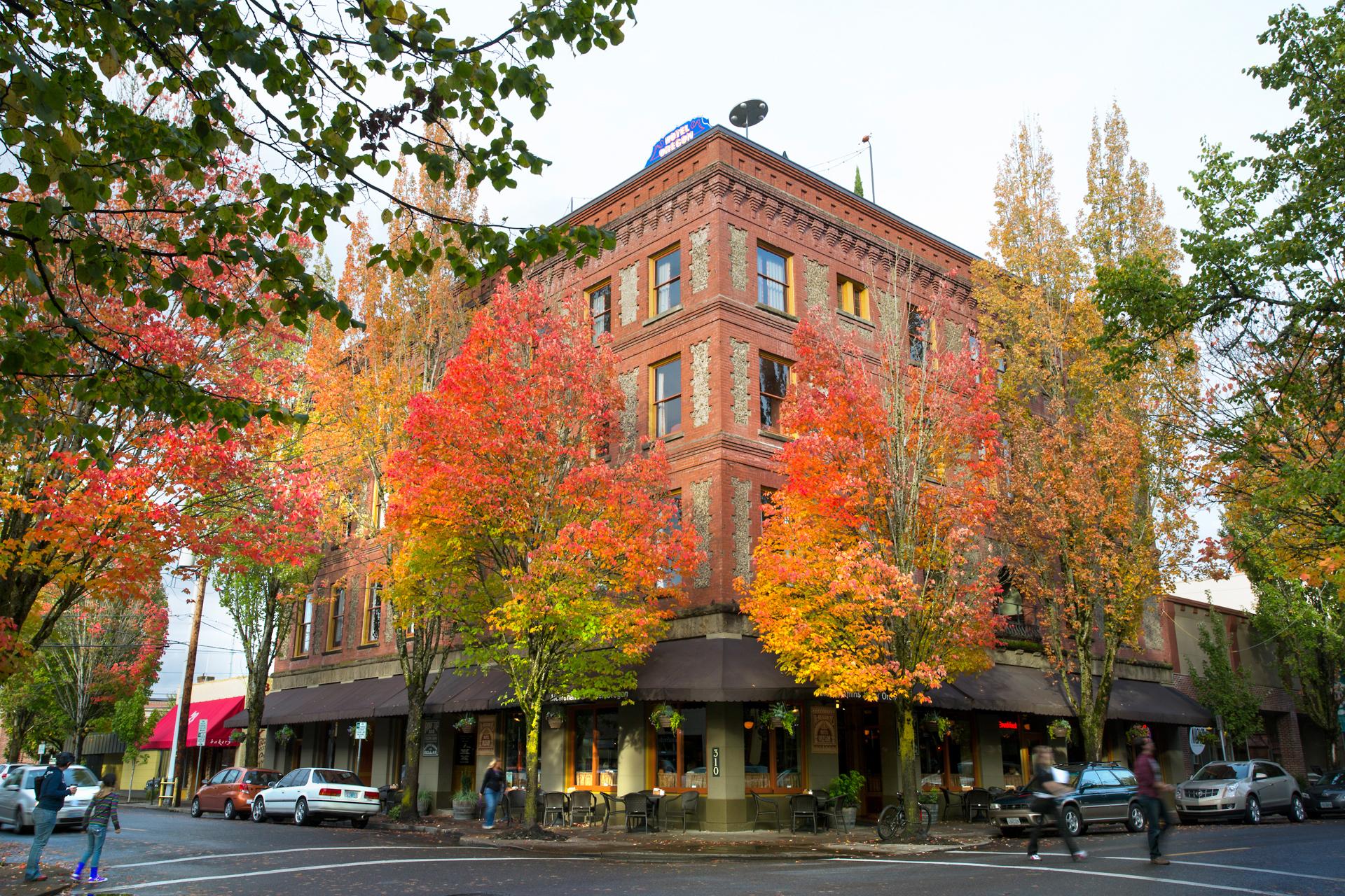 Mcmenamins Hotel Oregon McMinnville Exterior photo